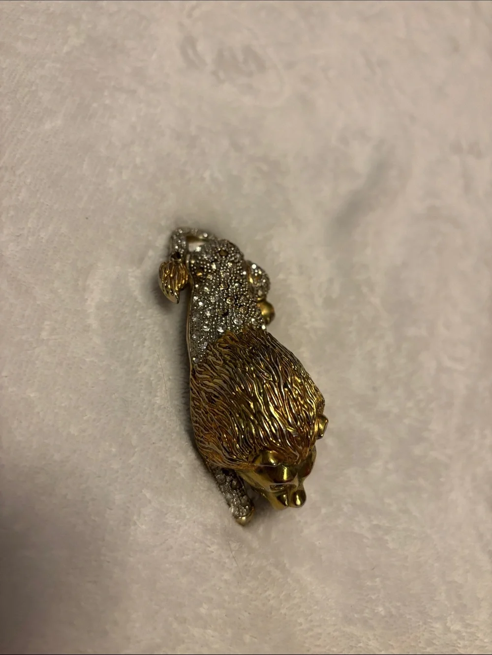 vintage Gold-Tone Lion Brooch Pin with diamonds Elegant Animal Statement Jewelry